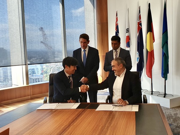 한국동서발전은 최근 호주 퀸즐랜드 주정부 청사(브리즈번 소재)에서 호주 그린수소 개발사인 H2U와 ‘호주 글래드스톤 수소허브 사업 공동 개발’ 업무협약을 체결했다.