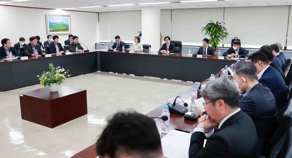 산업부는 14일 석탄회관에서  ‘전력망 혁신 TF’ 제1차 회의를 개최했다.