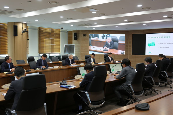 남동발전은 17일 진주 본사에서 제14차 KOEN 탄소중립추진위원회를 개최했다.